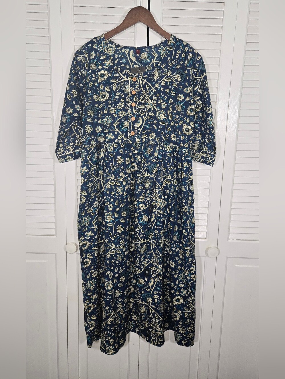 Sutra NWT Blue Floral Print Empire Waist Indian Inspired 3/4 Sleeve Midi Dress L